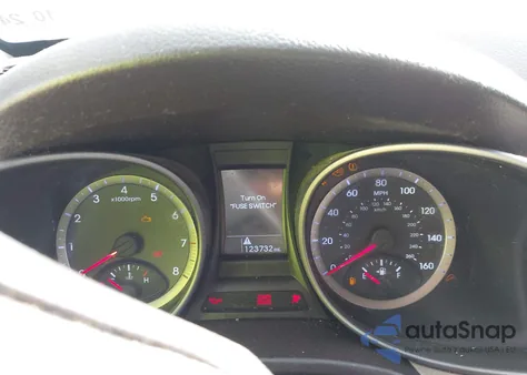 2015 Hyundai Santa Fe Sport 2.4L from USA, damaged, VIN 5XYZU3LBXFG296884